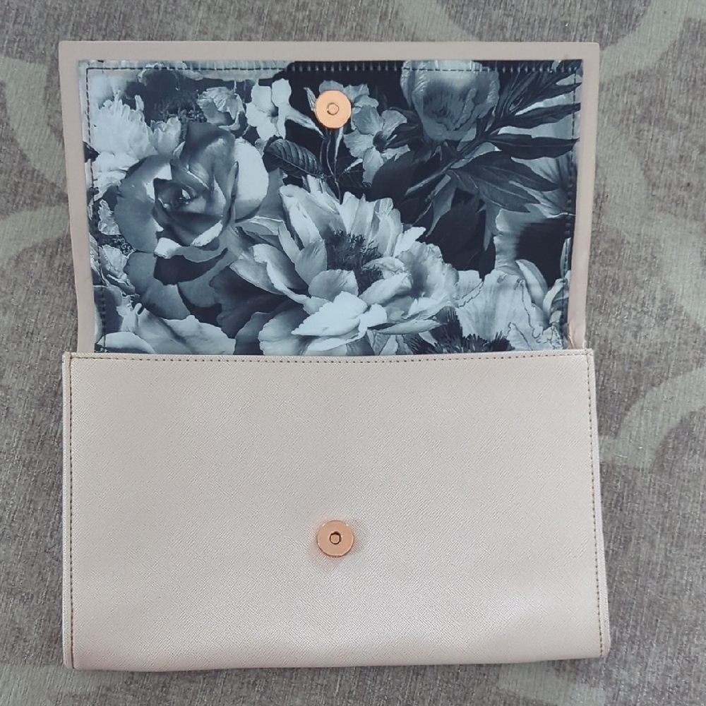 Ted Baker Chic Blush Clutch with Bow Detail - Picture 5 of 10